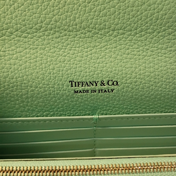 Tiffany & Co. NWOT, Women's, Continental Wallet, Snap Closure, Color Turquoise - Picture 9 of 16
